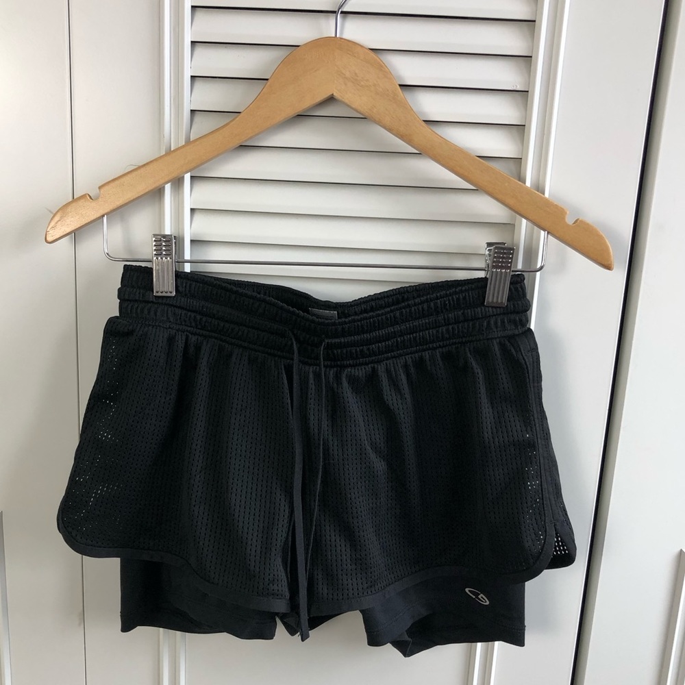 **CLOSING BUY ONE GET ONE**Columbia Duodry Running Shorts Mesh Overlay